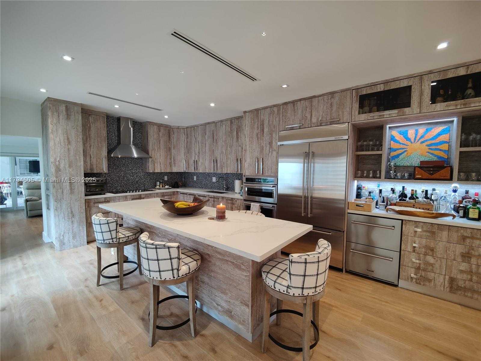 Small Image of 1823 SOUTH BAYSHORE LN, Miami Number 15