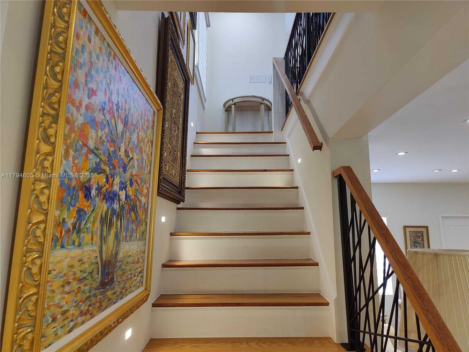 Small Image of 1823 SOUTH BAYSHORE LN, Miami Number 41