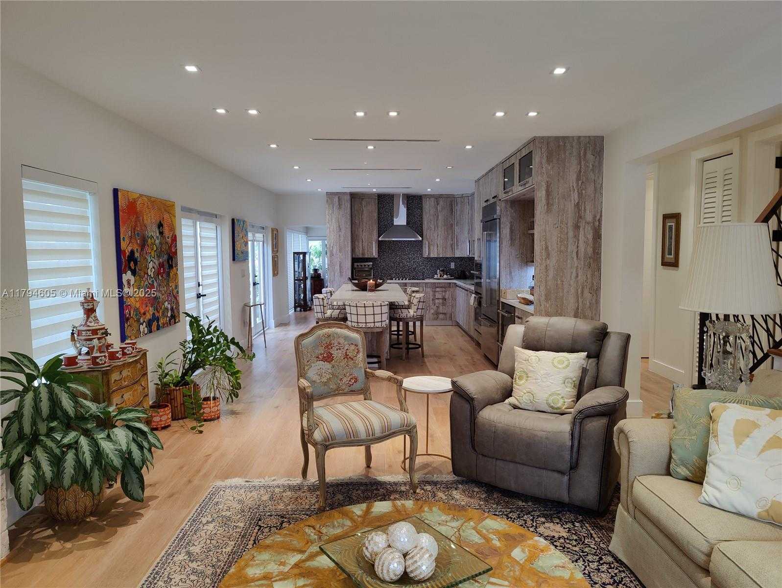 Small Image of 1823 SOUTH BAYSHORE LN, Miami Number 48