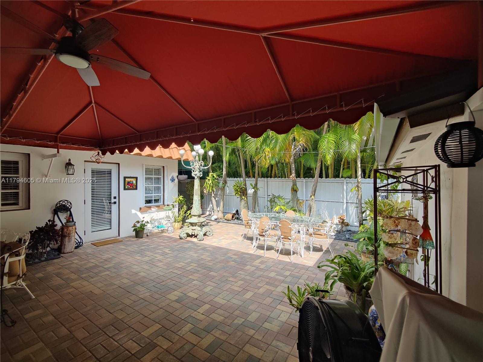 Small Image of 1823 SOUTH BAYSHORE LN, Miami Number 59