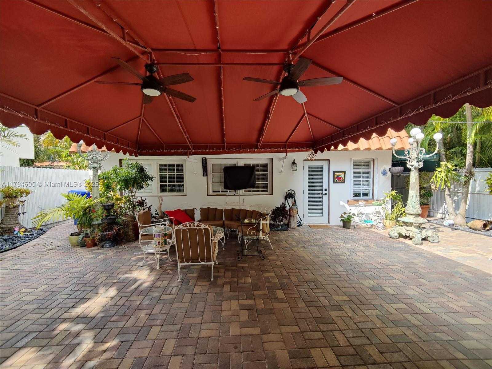 Small Image of 1823 SOUTH BAYSHORE LN, Miami Number 60