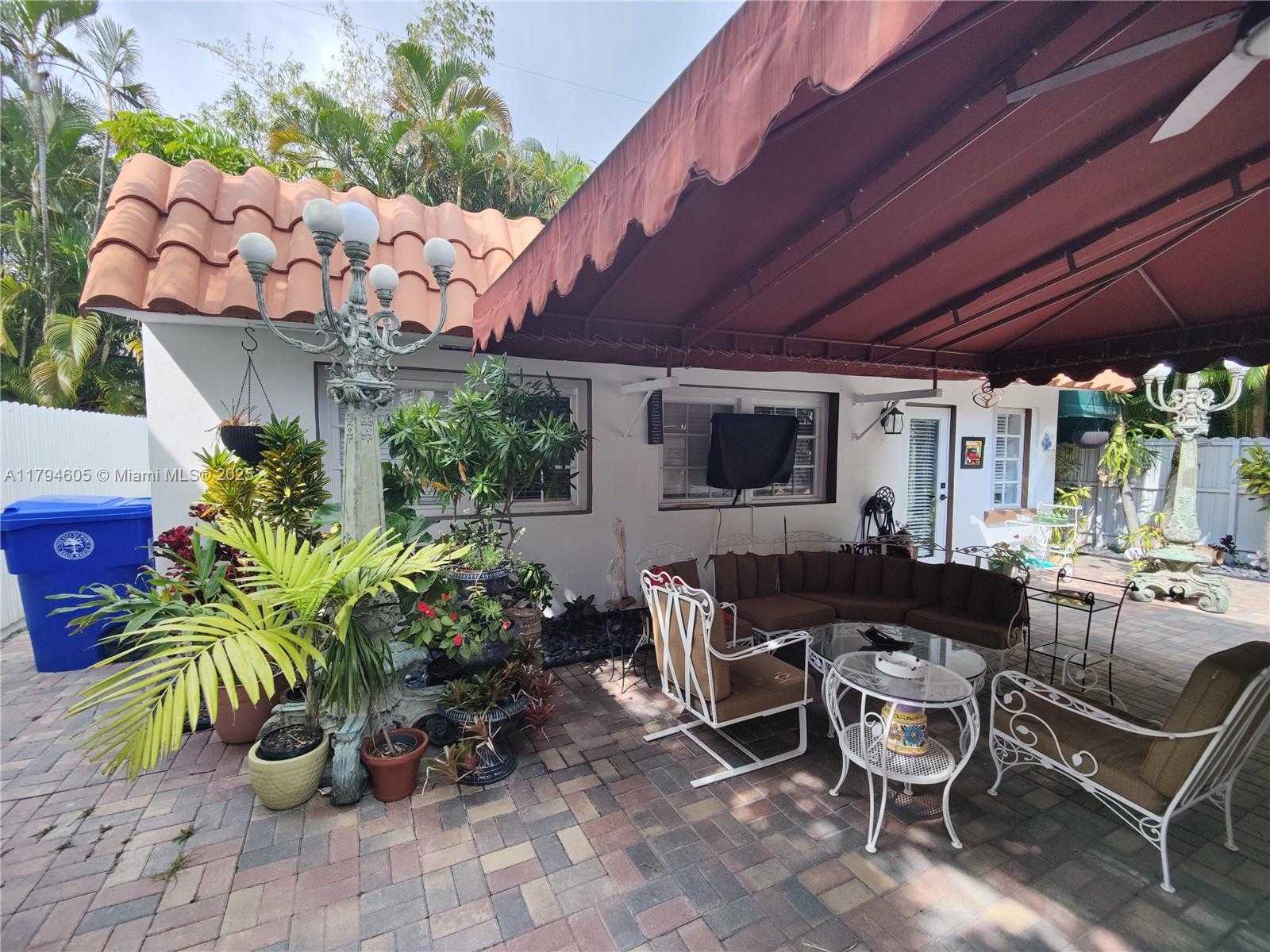 Small Image of 1823 SOUTH BAYSHORE LN, Miami Number 61