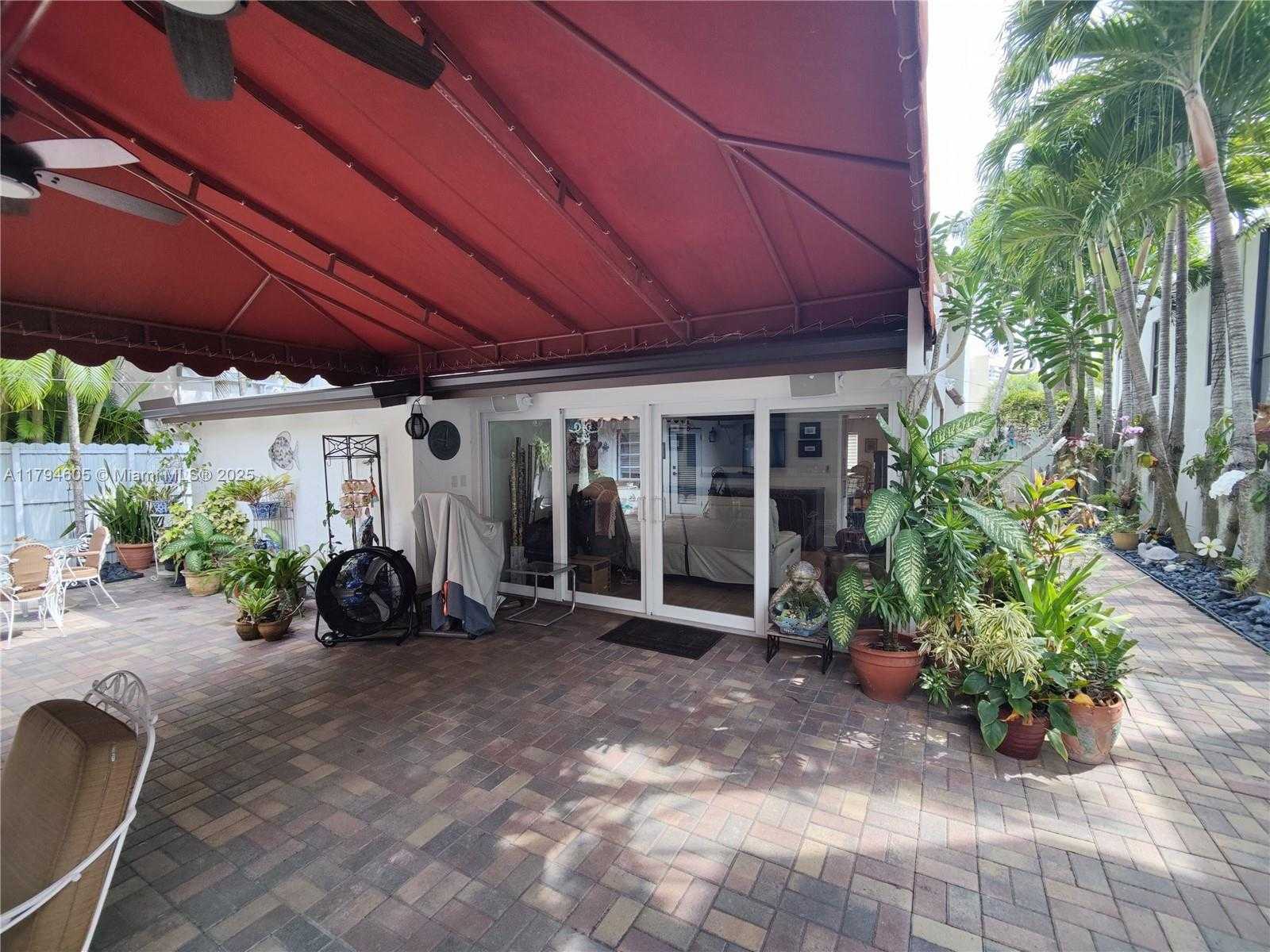 Small Image of 1823 SOUTH BAYSHORE LN, Miami Number 63