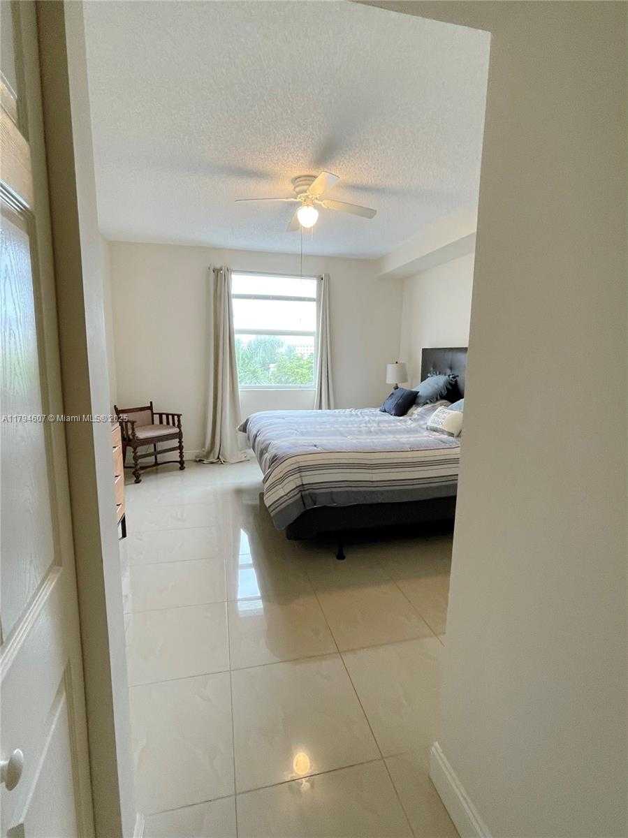 Small Image of 17150 NORTH BAY RD #2511, Sunny Isles Beach Number 10