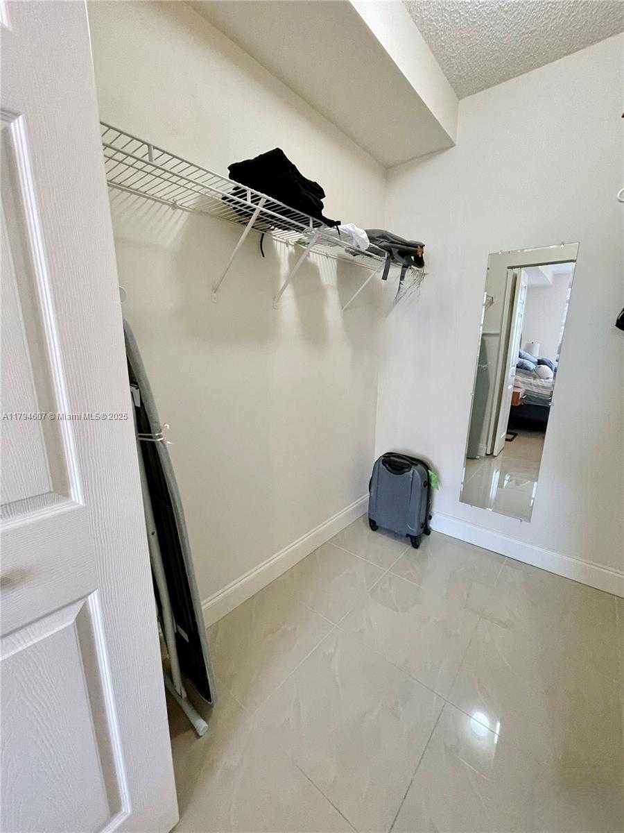Small Image of 17150 NORTH BAY RD #2511, Sunny Isles Beach Number 12