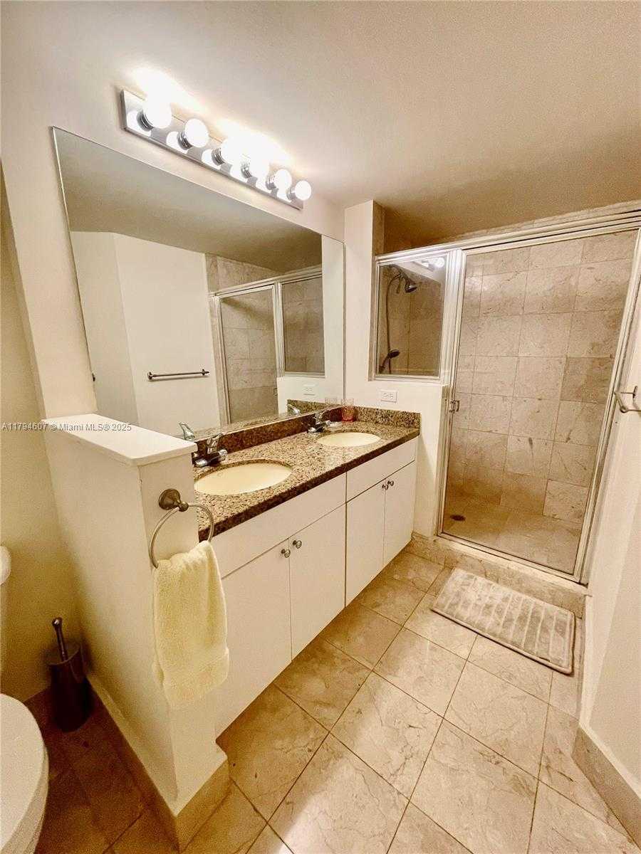 Small Image of 17150 NORTH BAY RD #2511, Sunny Isles Beach Number 13