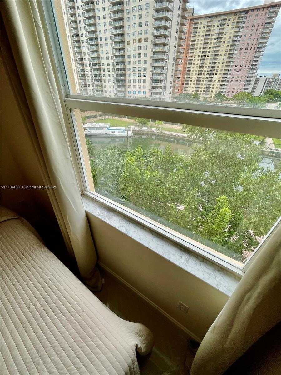 Small Image of 17150 NORTH BAY RD #2511, Sunny Isles Beach Number 15