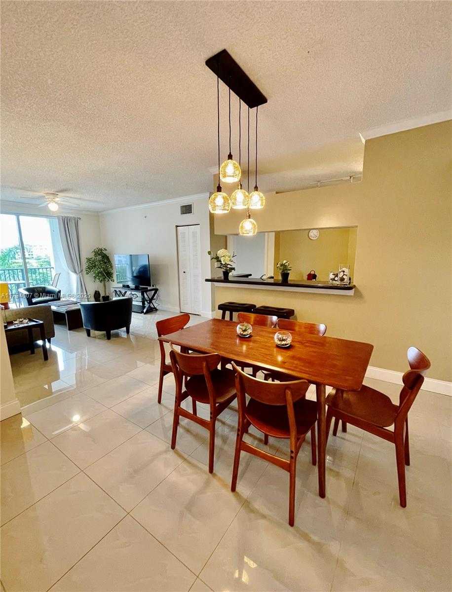Small Image of 17150 NORTH BAY RD #2511, Sunny Isles Beach Number 3