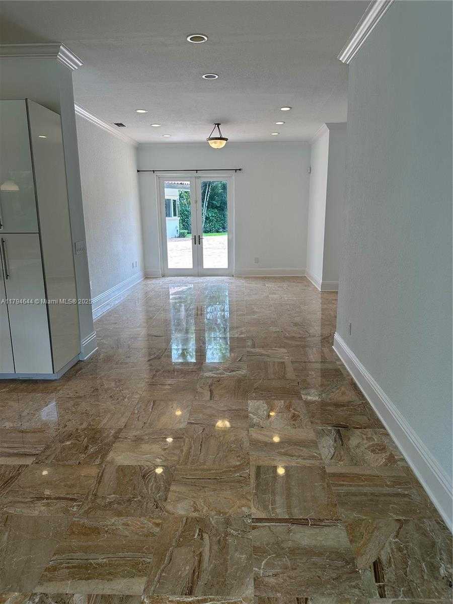 Small Image of 10600 SOUTH WEST 69TH AVE, Pinecrest Number 13