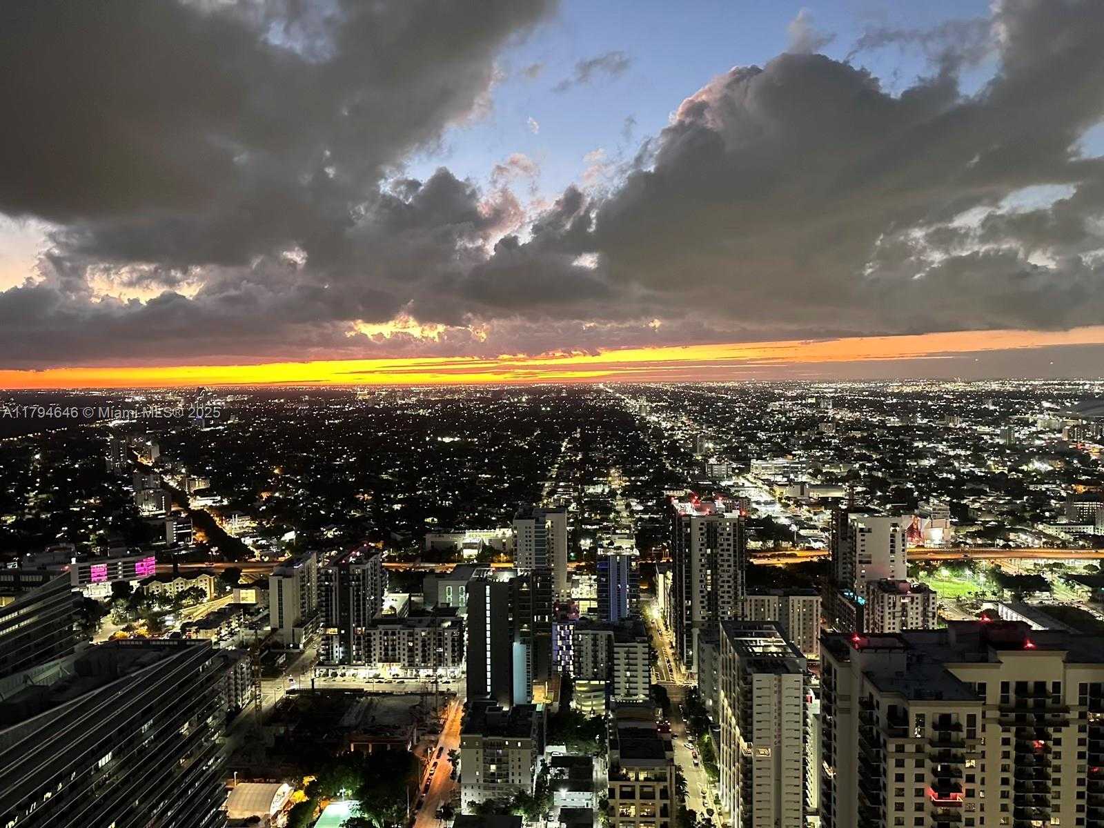 Small Image of 1000 BRICKELL PLZ #PH5706, Miami Number 4