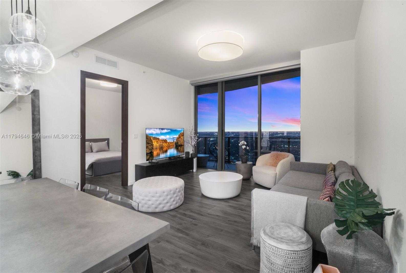 Small Image of 1000 BRICKELL PLZ #PH5706, Miami Number 7