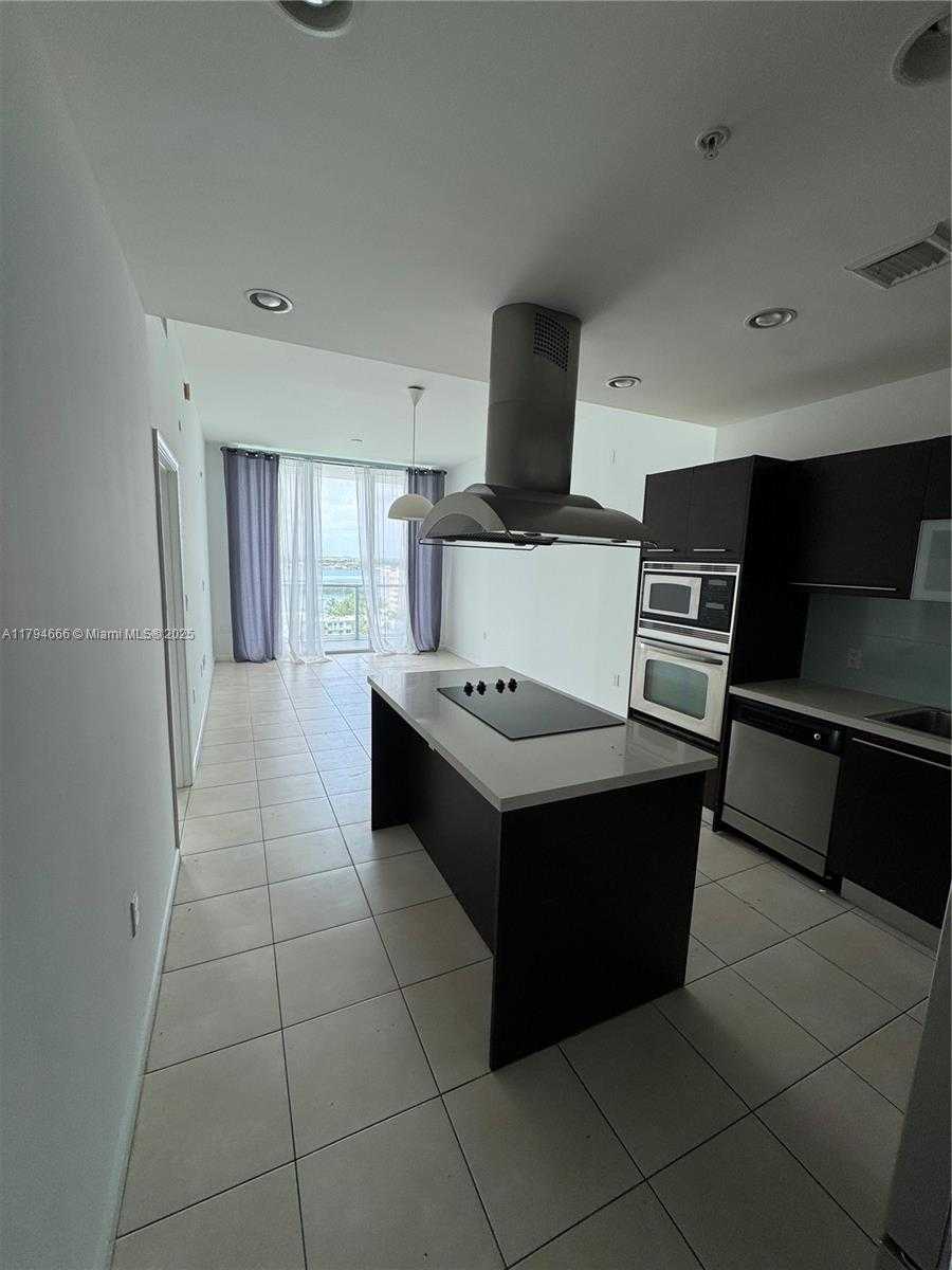 Small Image of 7930 EAST DR #DR, North Bay Village Number 11