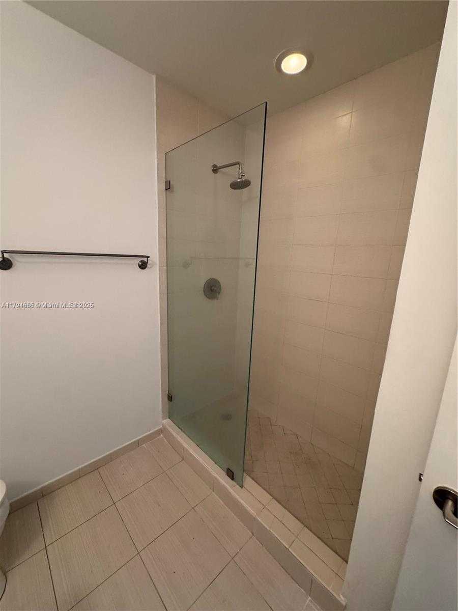 Small Image of 7930 EAST DR #DR, North Bay Village Number 12