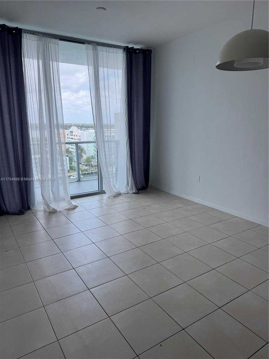 Small Image of 7930 EAST DR #DR, North Bay Village Number 13