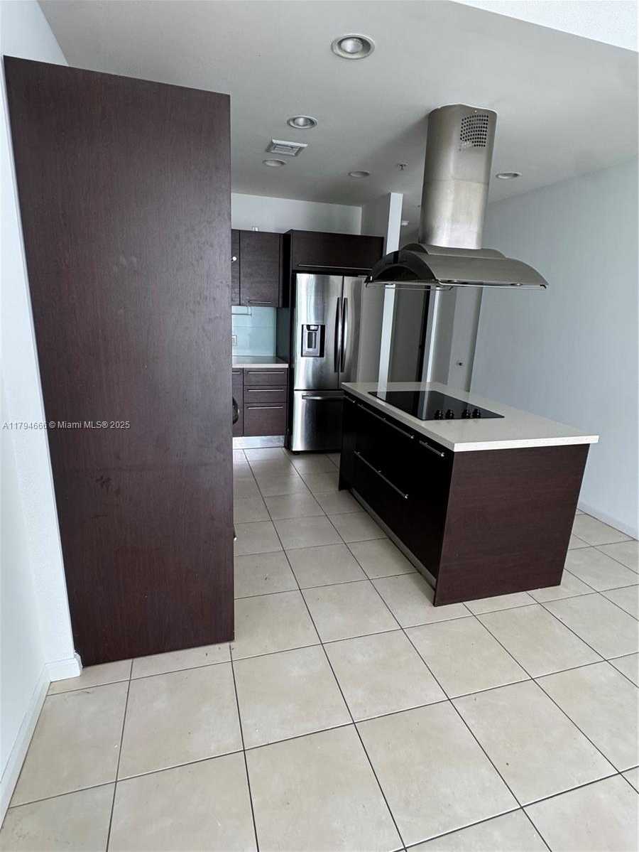 Small Image of 7930 EAST DR #DR, North Bay Village Number 3