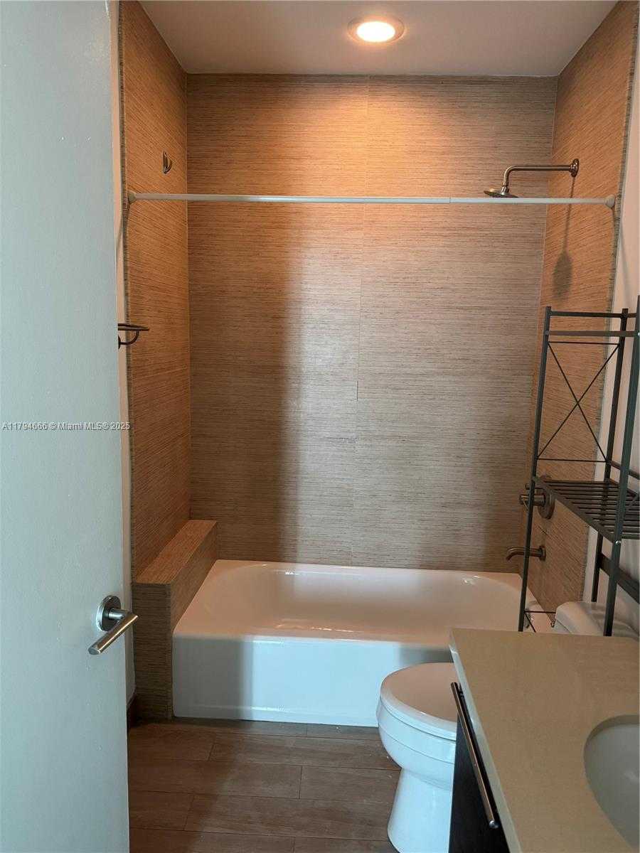 Small Image of 7930 EAST DR #DR, North Bay Village Number 4