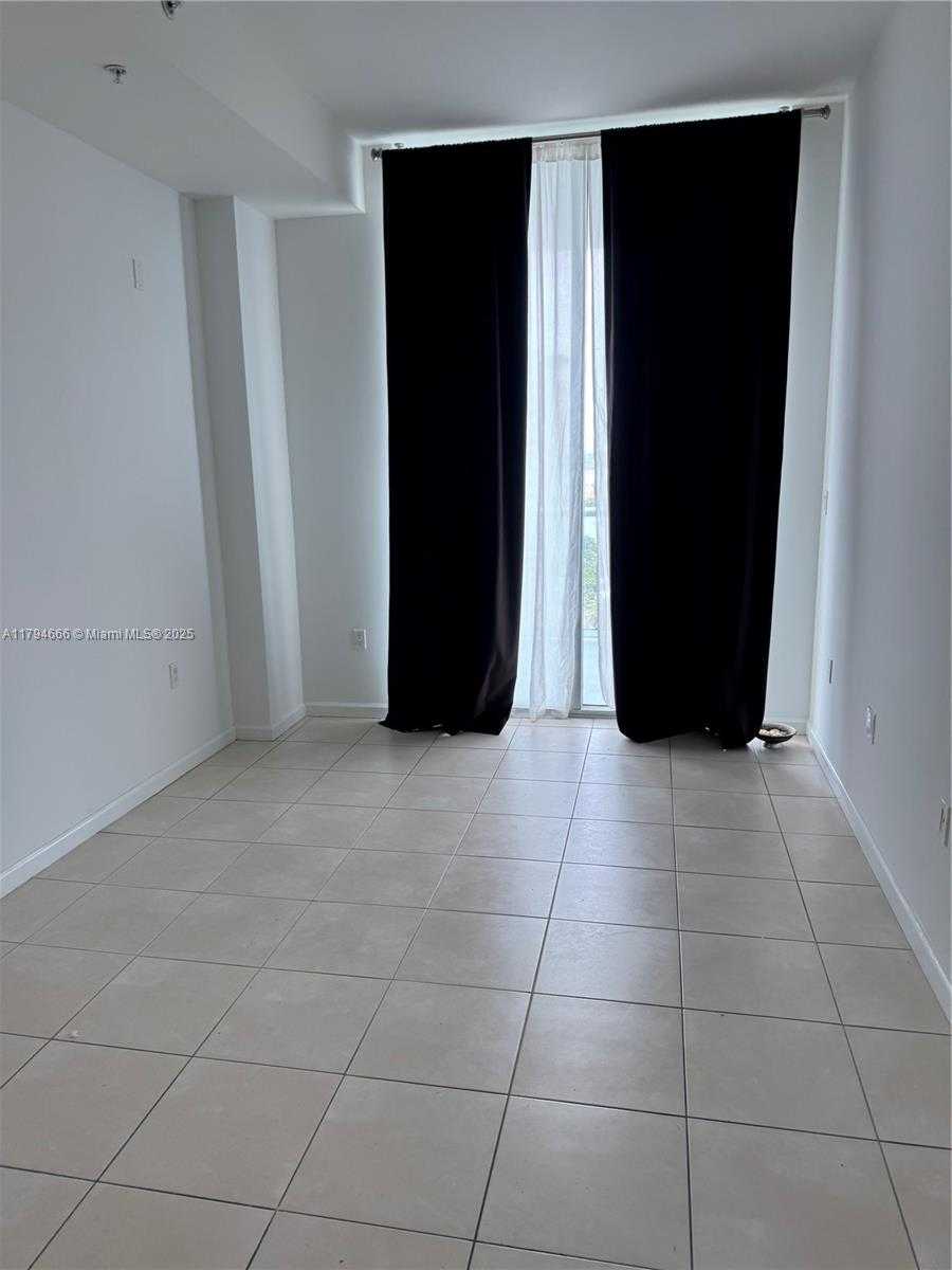 Small Image of 7930 EAST DR #DR, North Bay Village Number 6