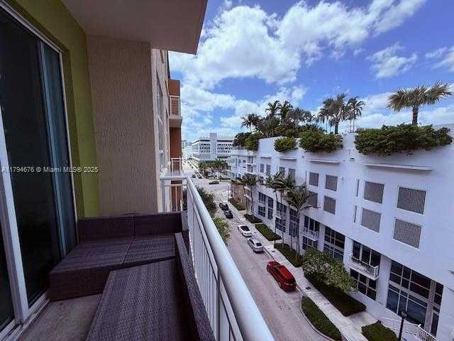 Small Image of 2001 BISCAYNE BLVD #2502, Miami Number 13
