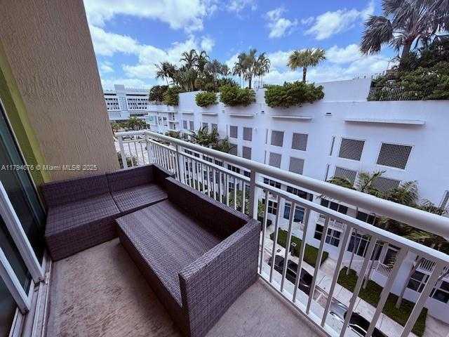Small Image of 2001 BISCAYNE BLVD #2502, Miami Number 15