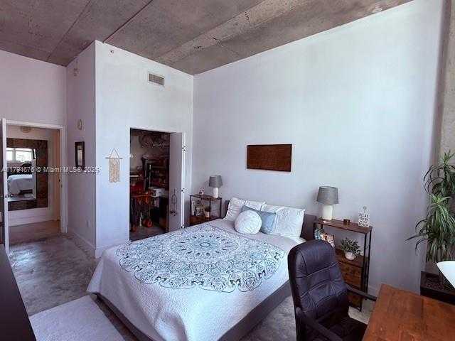 Small Image of 2001 BISCAYNE BLVD #2502, Miami Number 8