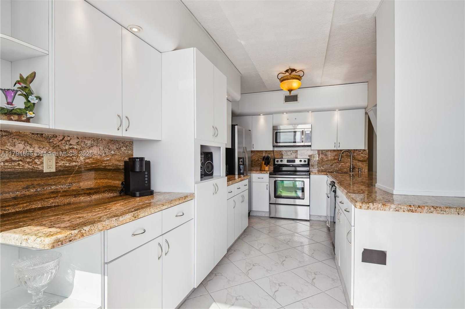 Small Image of 3505 SOUTH OCEAN DR #212, Hollywood Number 7