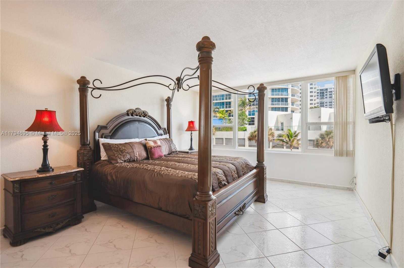 Small Image of 3505 SOUTH OCEAN DR #212, Hollywood Number 9