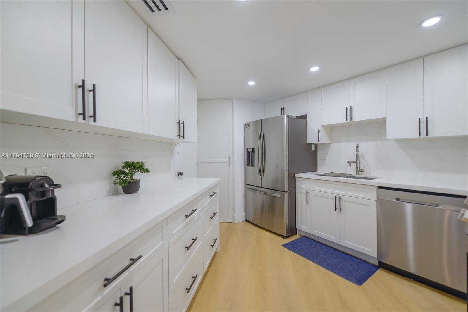Small Image of 801 BRICKELL BAY DR #1962, Miami Number 11
