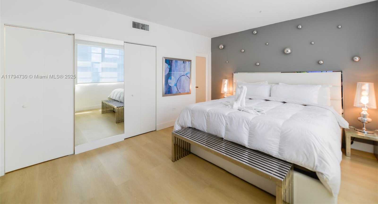 Small Image of 801 BRICKELL BAY DR #1962, Miami Number 7