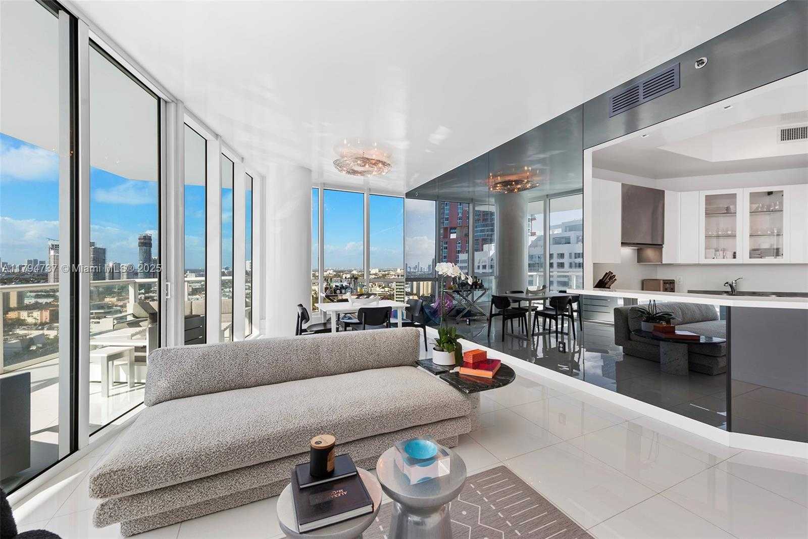 Small Image of 100 SOUTH POINTE DR #2101, Miami Beach Number 10