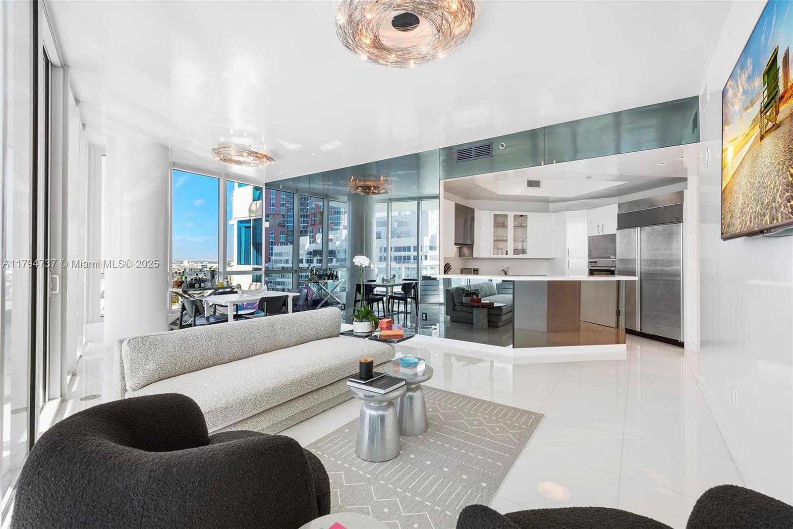 Small Image of 100 SOUTH POINTE DR #2101, Miami Beach Number 11
