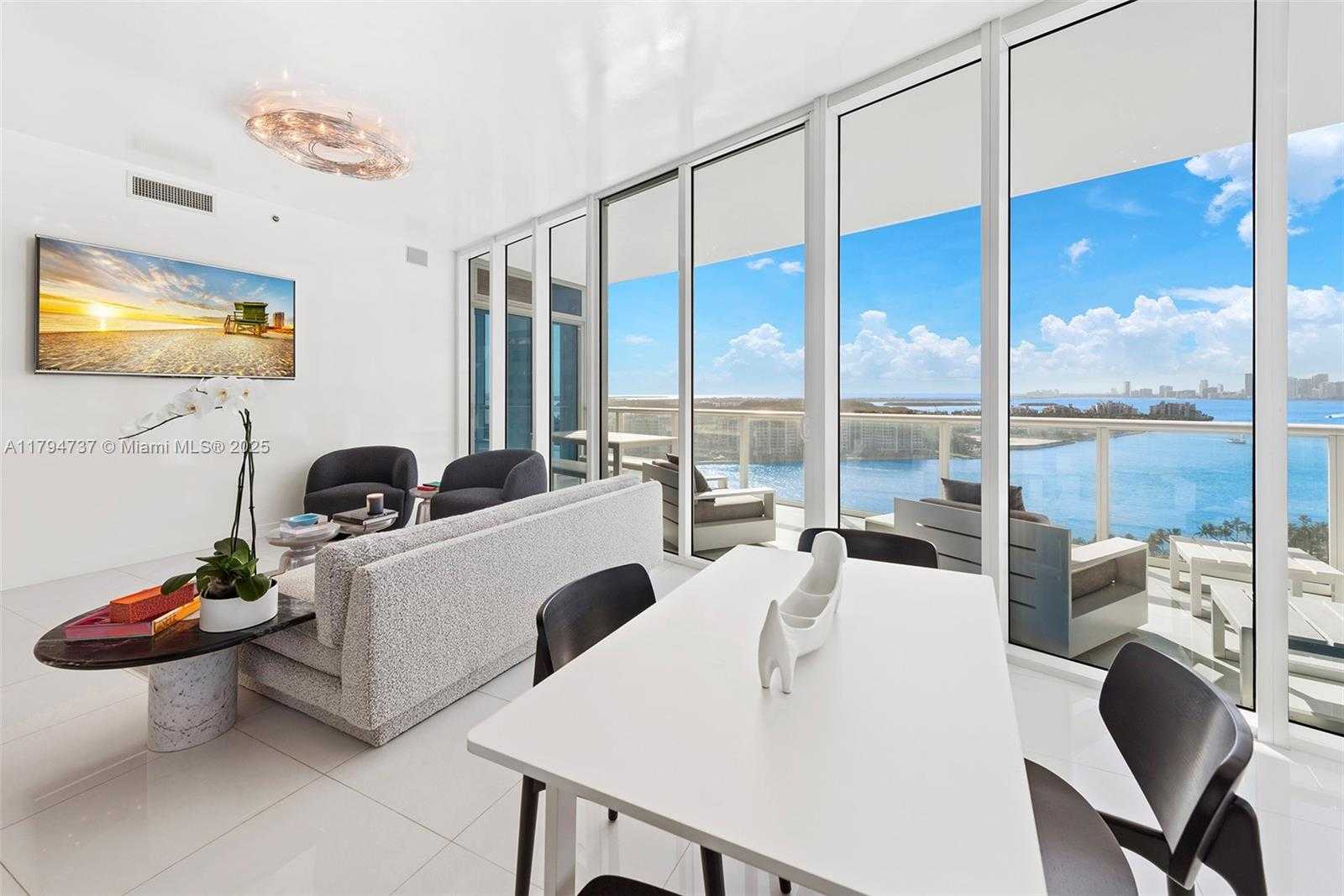 Small Image of 100 SOUTH POINTE DR #2101, Miami Beach Number 15