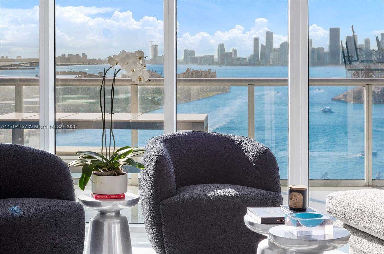 Small Image of 100 SOUTH POINTE DR #2101, Miami Beach Number 2