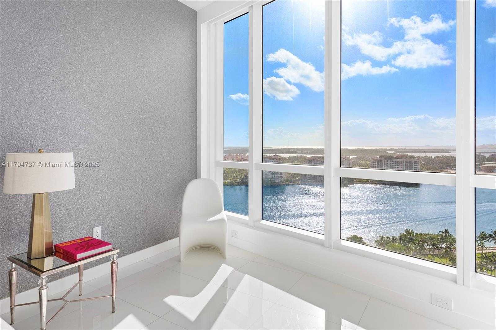 Small Image of 100 SOUTH POINTE DR #2101, Miami Beach Number 25