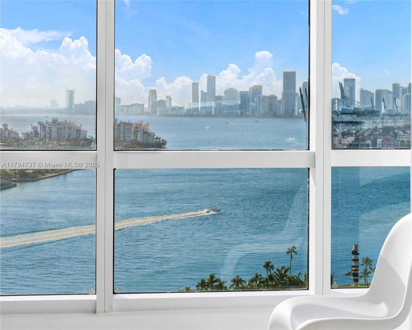Small Image of 100 SOUTH POINTE DR #2101, Miami Beach Number 26
