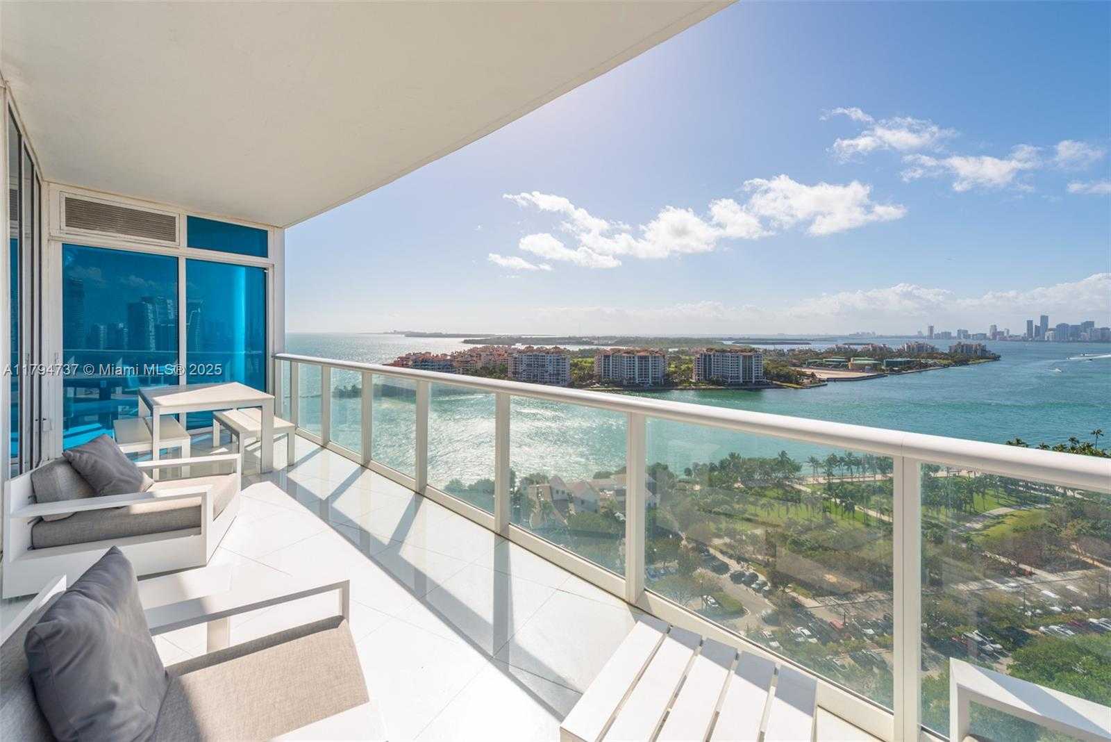 Small Image of 100 SOUTH POINTE DR #2101, Miami Beach Number 6
