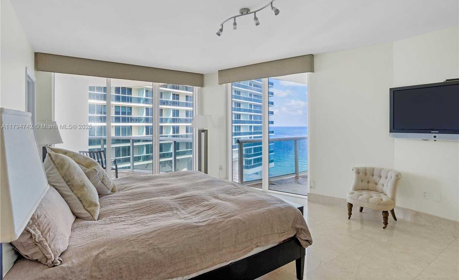 Small Image of 1850 SOUTH OCEAN DR #1410, Hallandale Beach Number 17