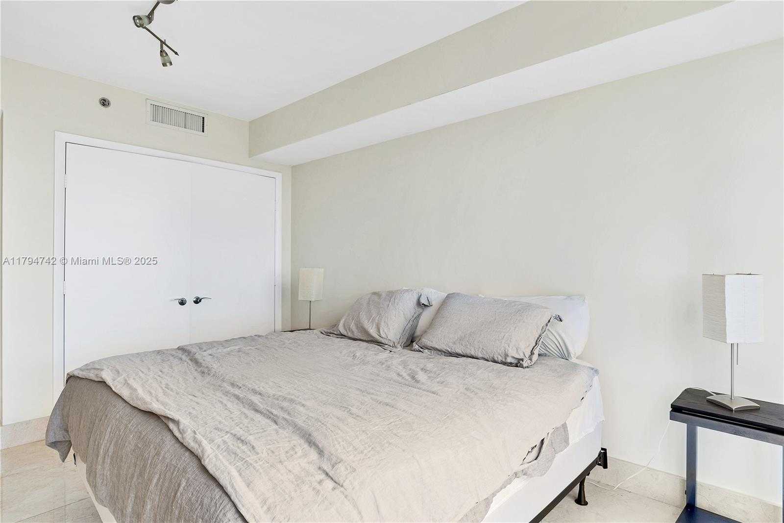 Small Image of 1850 SOUTH OCEAN DR #1410, Hallandale Beach Number 25