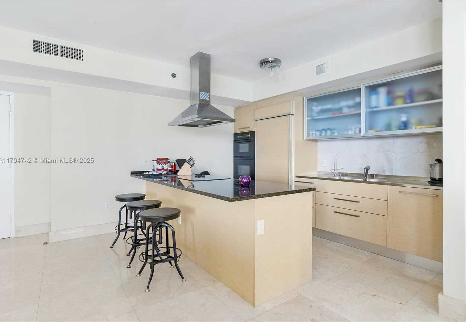 Small Image of 1850 SOUTH OCEAN DR #1410, Hallandale Beach Number 5