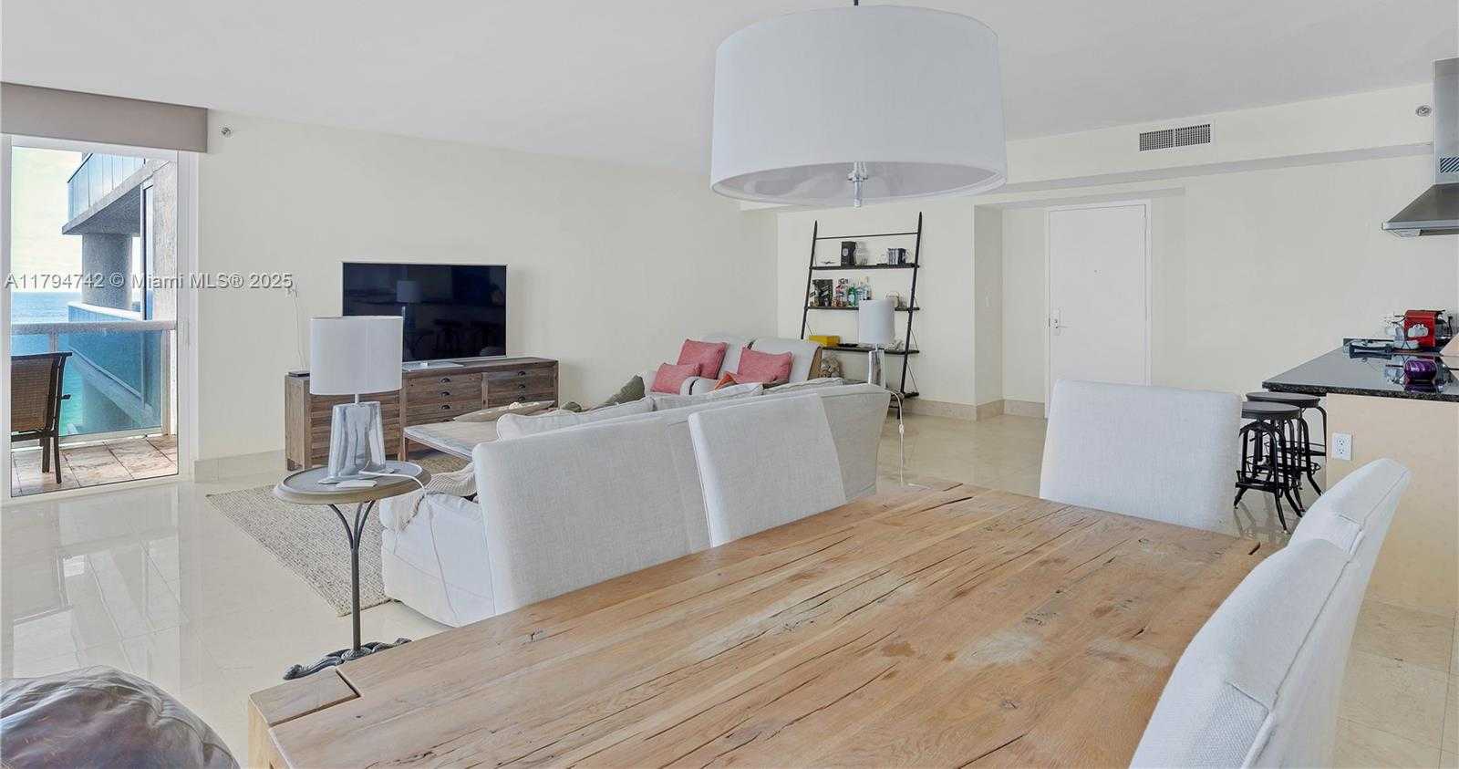 Small Image of 1850 SOUTH OCEAN DR #1410, Hallandale Beach Number 9