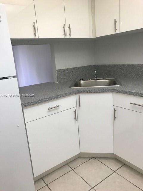 Small Image of 801 #204W, Miami Number 3