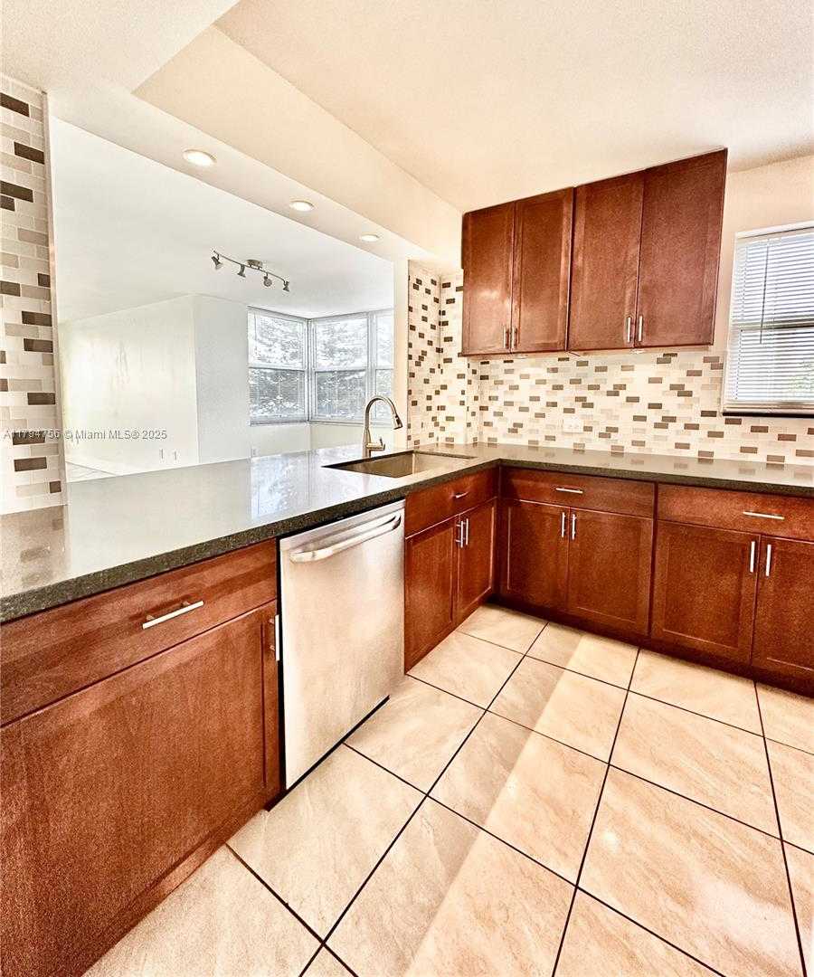 Small Image of 1175 NORTH EAST MIAMI GARDENS DR #311E, Miami Number 13