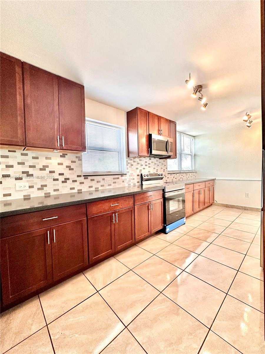 Small Image of 1175 NORTH EAST MIAMI GARDENS DR #311E, Miami Number 14