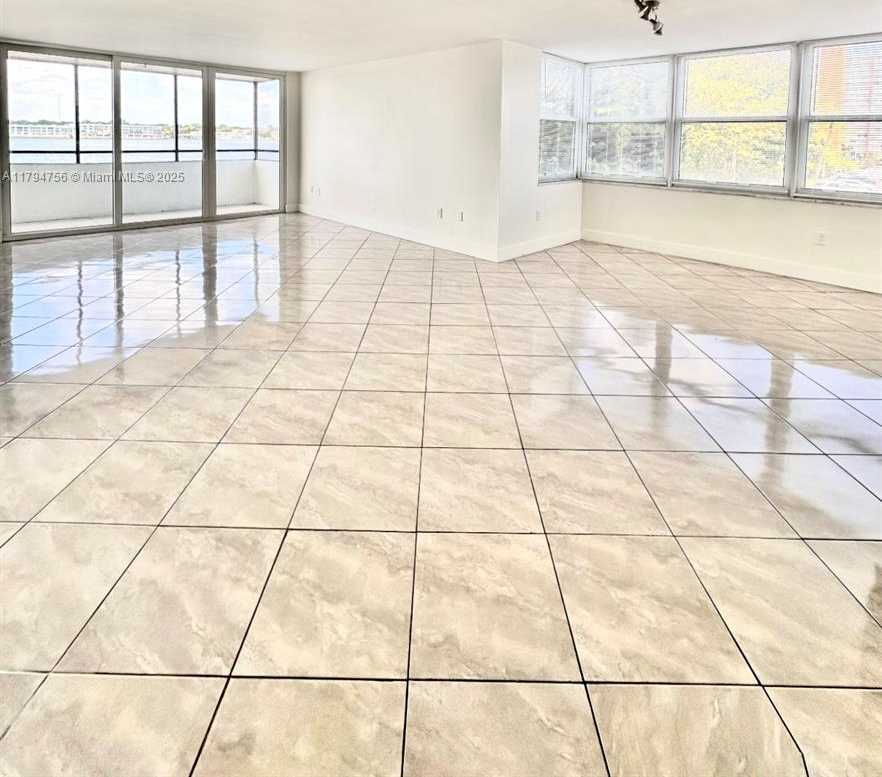 Small Image of 1175 NORTH EAST MIAMI GARDENS DR #311E, Miami Number 2