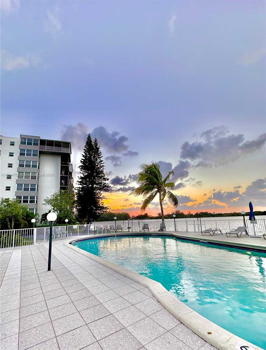 Small Image of 1175 NORTH EAST MIAMI GARDENS DR #311E, Miami Number 21