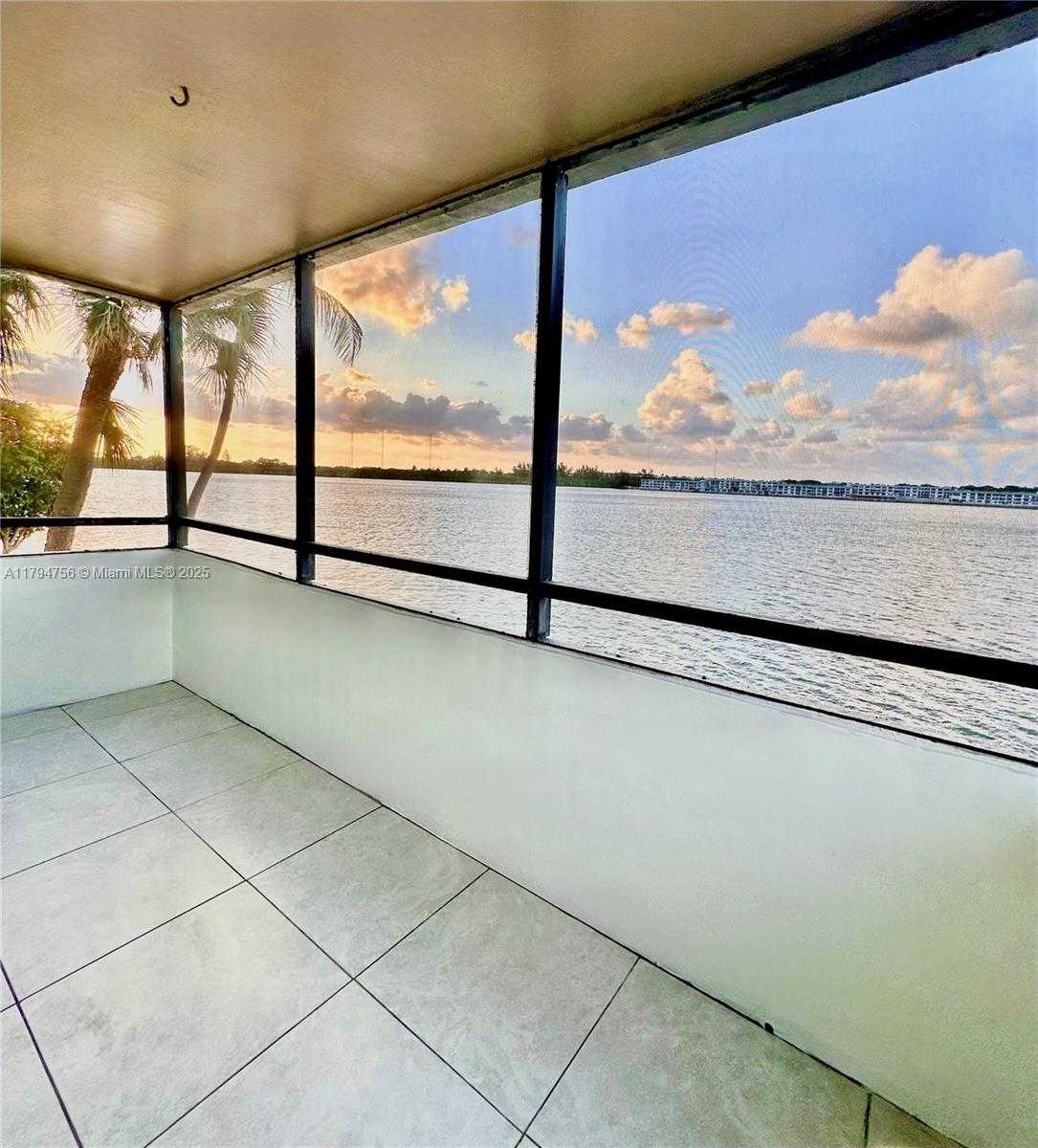 Small Image of 1175 NORTH EAST MIAMI GARDENS DR #311E, Miami Number 3