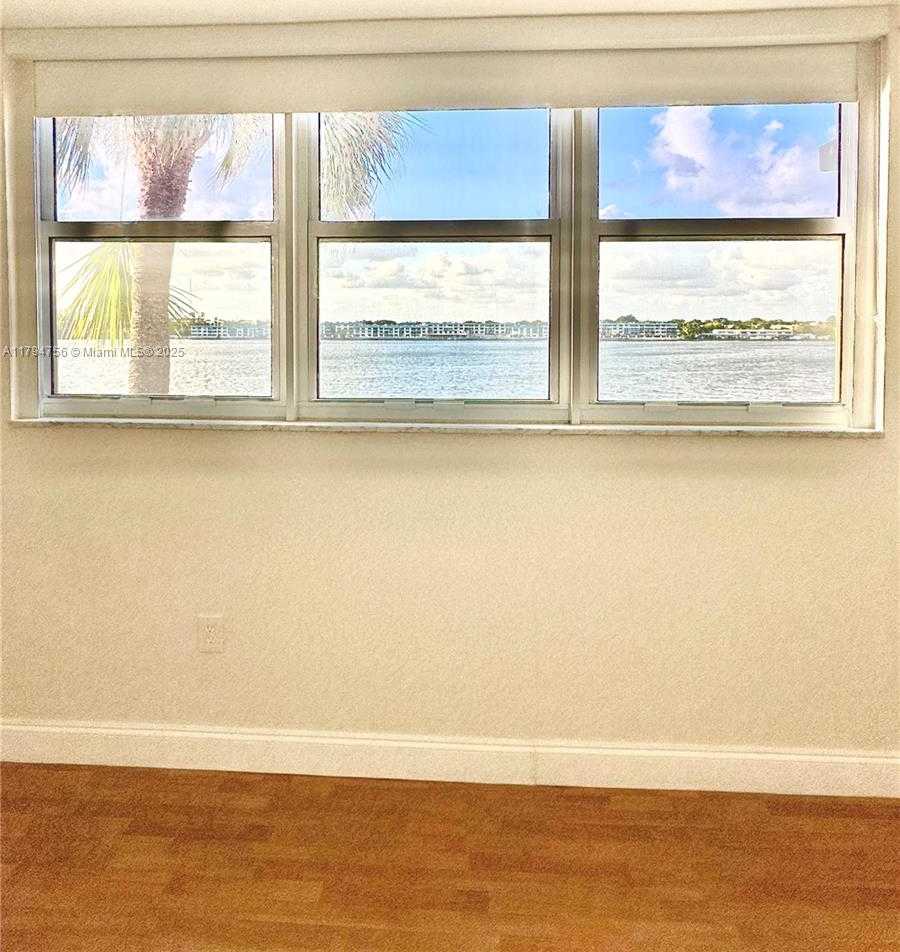Small Image of 1175 NORTH EAST MIAMI GARDENS DR #311E, Miami Number 6