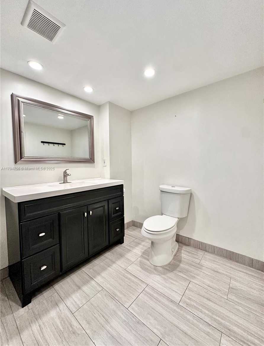 Small Image of 1175 NORTH EAST MIAMI GARDENS DR #311E, Miami Number 7