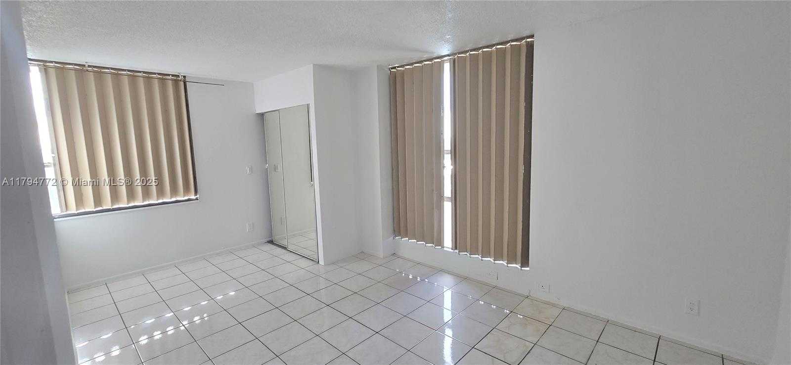 Small Image of 1800 COLLINS AVE #8A, Miami Beach Number 17