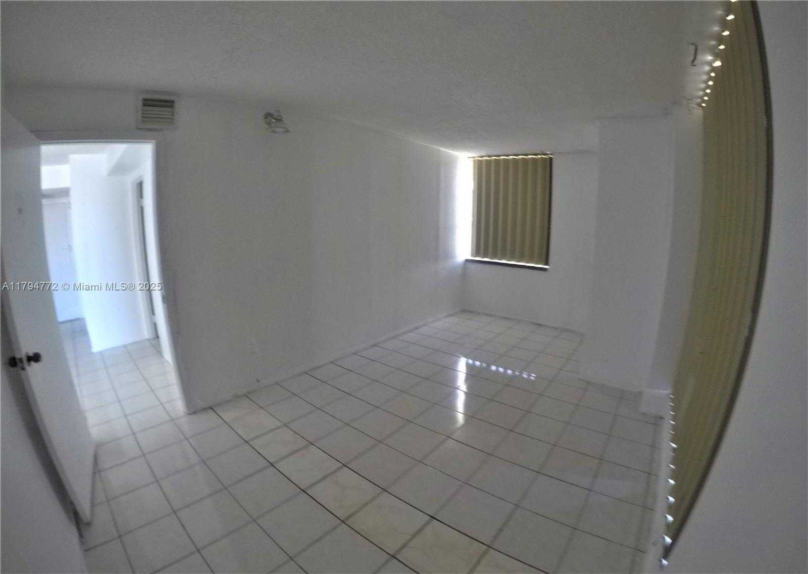 Small Image of 1800 COLLINS AVE #8A, Miami Beach Number 18
