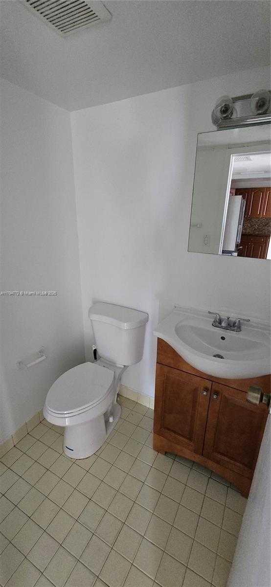 Small Image of 1800 COLLINS AVE #8A, Miami Beach Number 19